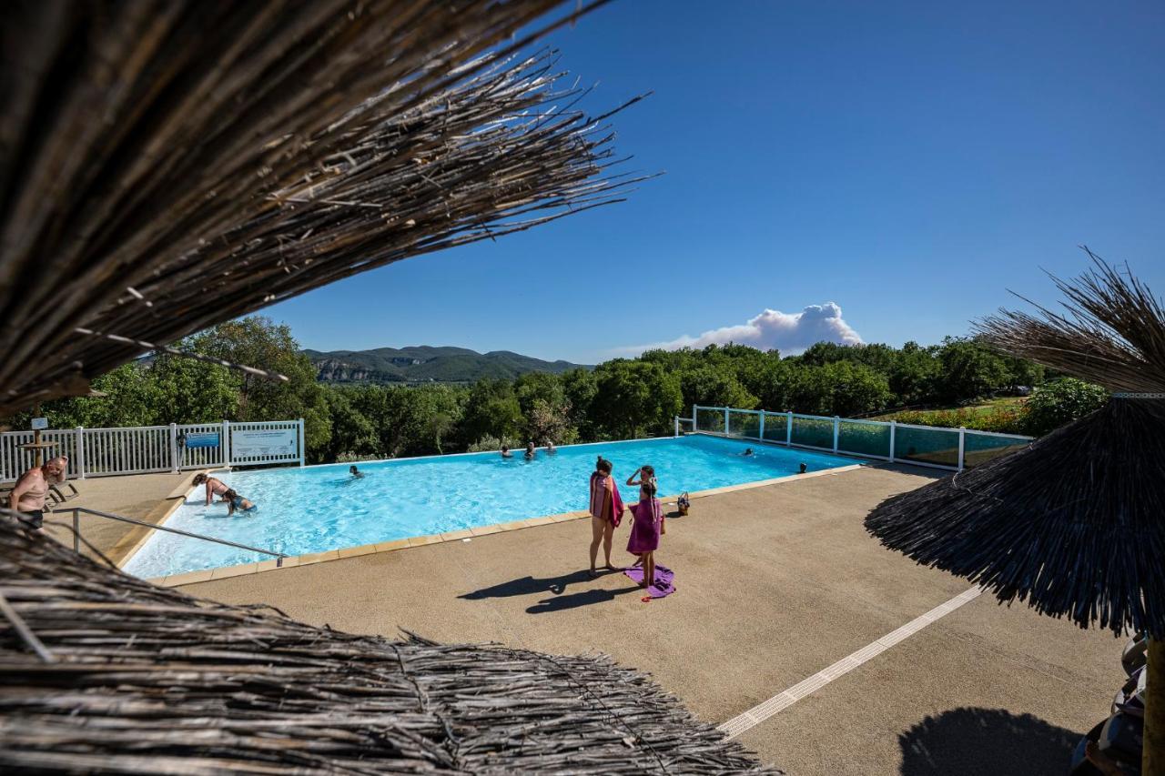 Charmant Camping Familiale 3 Etoiles Vue 360 Plage Piscine A Debordement Empl Xxl Labeaume Exterior photo