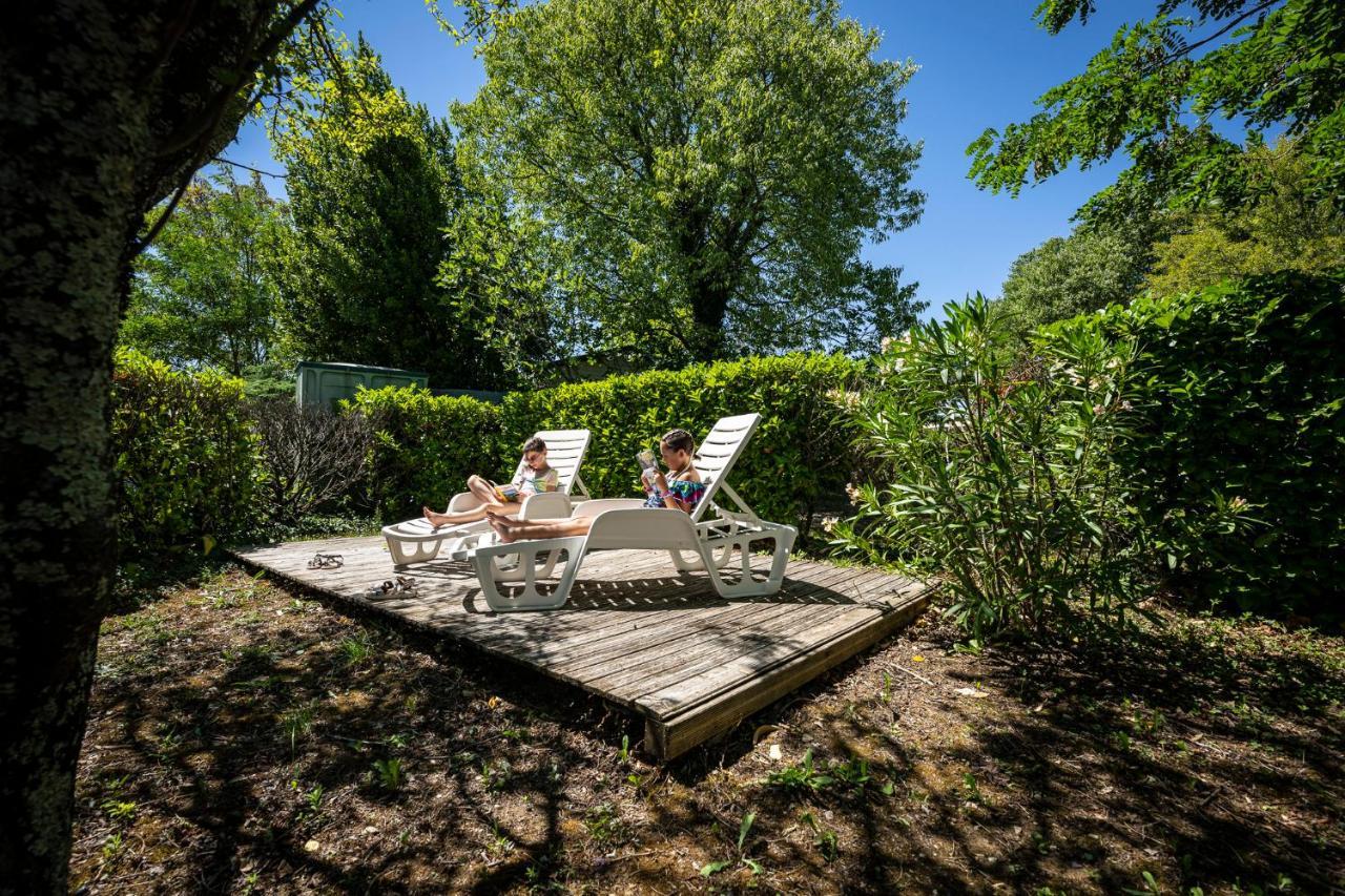 Charmant Camping Familiale 3 Etoiles Vue 360 Plage Piscine A Debordement Empl Xxl Labeaume Exterior photo