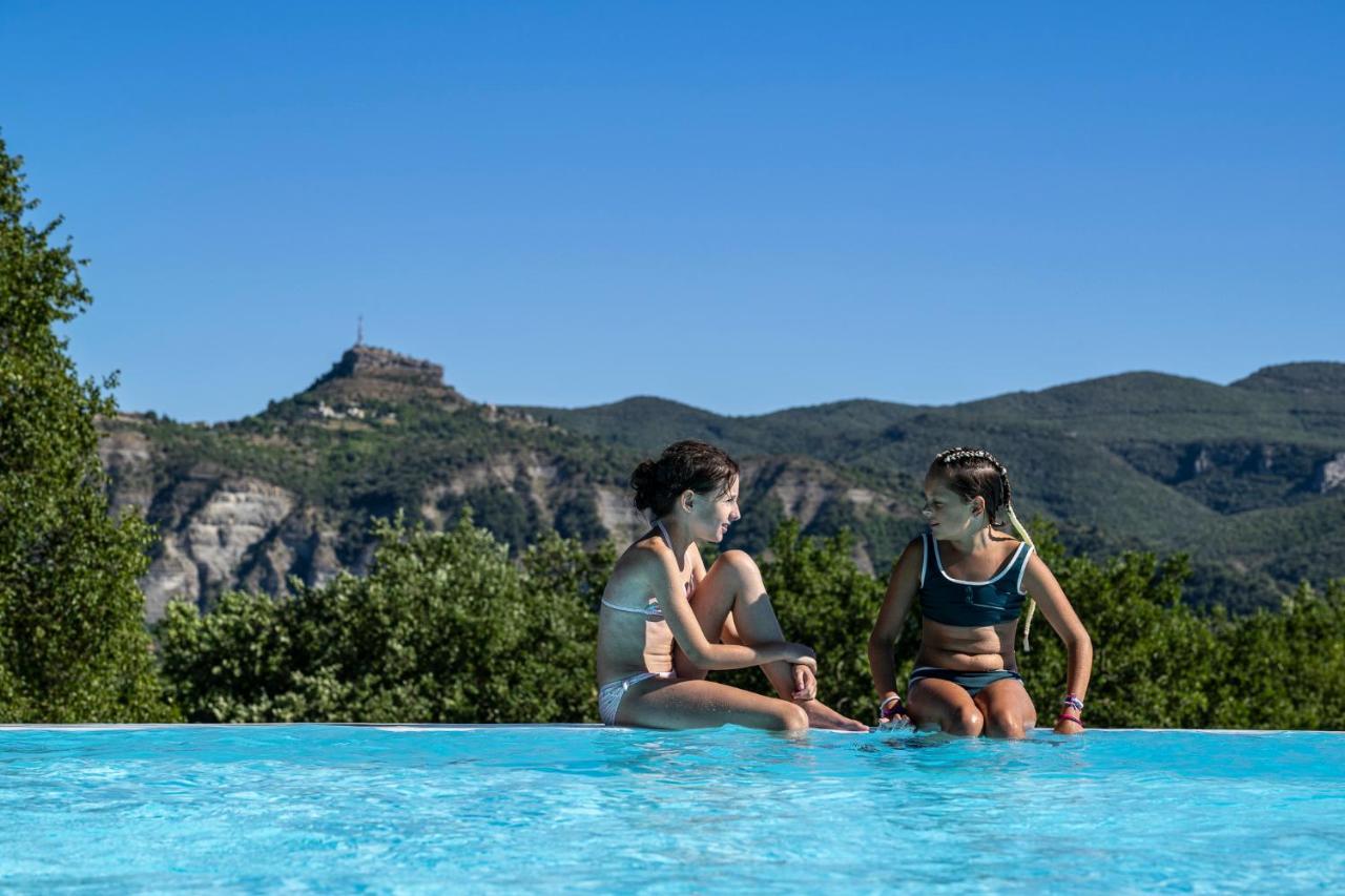 Charmant Camping Familiale 3 Etoiles Vue 360 Plage Piscine A Debordement Empl Xxl Labeaume Exterior photo