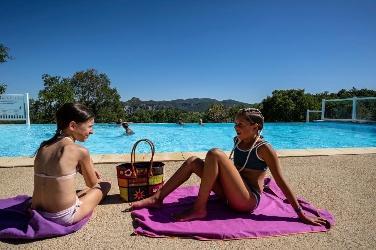 Charmant Camping Familiale 3 Etoiles Vue 360 Plage Piscine A Debordement Empl Xxl Labeaume Exterior photo