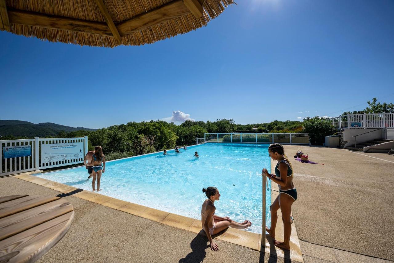 Charmant Camping Familiale 3 Etoiles Vue 360 Plage Piscine A Debordement Empl Xxl Labeaume Exterior photo